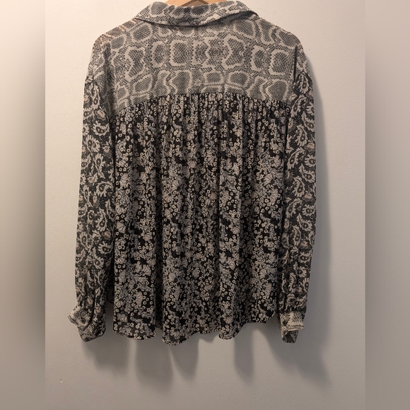 Free People Dani Button-Down Blouse  - Size L- Oversized - Picture 3 of 10